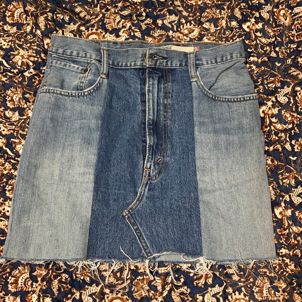 Buy 1 Get 1 Free😊 Vintage Levi’s Jean skirt